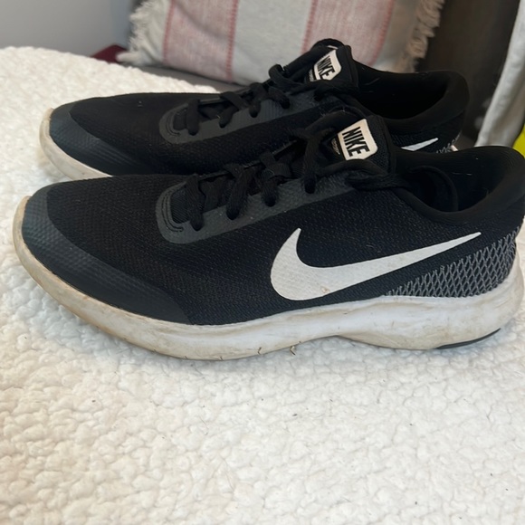 nike flex experience rn 7 black white